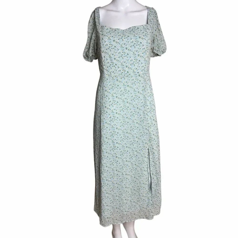 Altar'd State Floral Print Women's Dress blue and white Medium